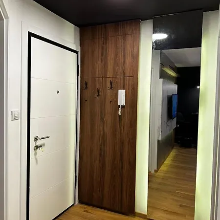Lux Apartman Eleni Rooms,oaza Mira I Tisine U Centru Vrnjacke Banje * Vrnjacka Banja