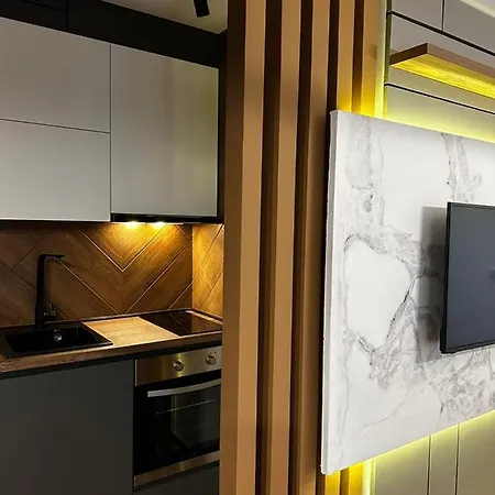 Lux Apartman Eleni Rooms,oaza Mira I Tisine U Centru Vrnjacke Banje *