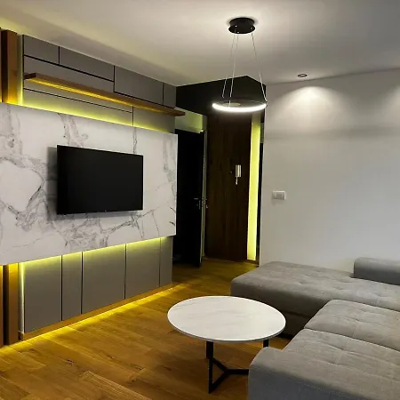 Lux Apartman Eleni Rooms,oaza Mira I Tisine U Centru Vrnjacke Banje Apartment *