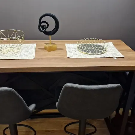 Lux Apartman Eleni Rooms,oaza Mira I Tisine U Centru Vrnjacke Banje