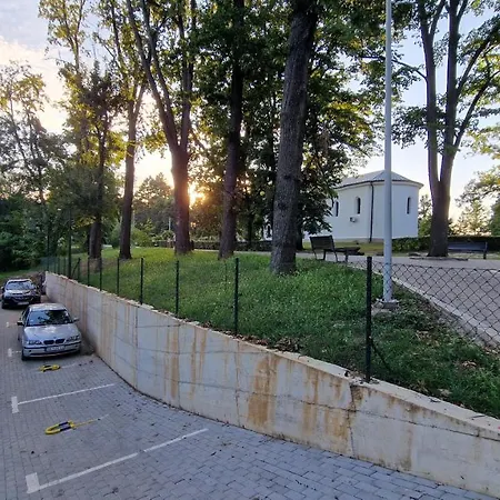 Lux Apartman Eleni Rooms,oaza Mira I Tisine U Centru Vrnjacke Banje Apartment *