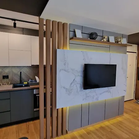 Lux Apartman Eleni Rooms,oaza Mira I Tisine U Centru Vrnjacke Banje Apartment *