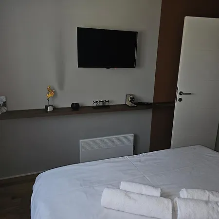 Apartment Lux Apartman Eleni Rooms,oaza Mira I Tisine U Centru Vrnjacke Banje *