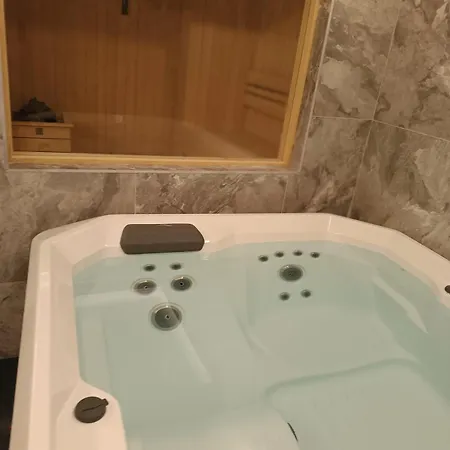 Lux Apartman Eleni Rooms,oaza Mira I Tisine U Centru Vrnjacke Banje Apartment *